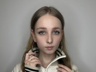 live chatroom DessieBusche