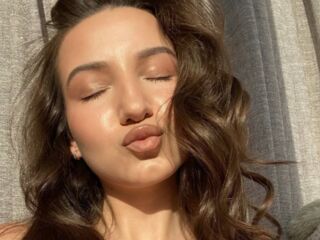 topless girl DinaSweeny