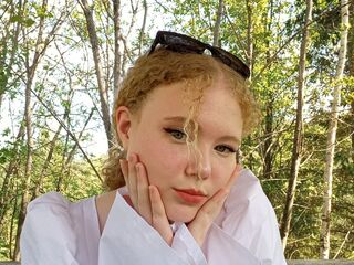 topless webcamgirl EleneFarleigh