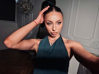 naughty camgirl masturbating with vibrator ElizabethNorris