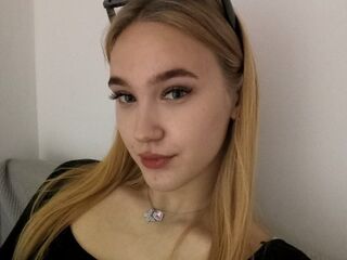 camwhore masturbating with vibrator ElwineByfield