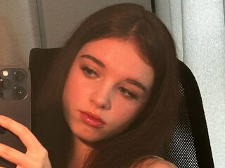 naked camgirl picture ElzaStern