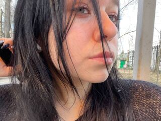 masturbating camgirl ElzzaCute