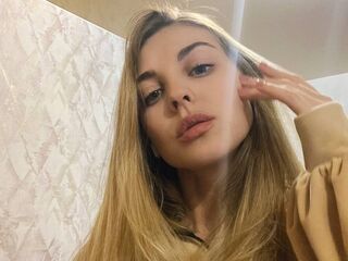 camgirl masturbating with sex toy EmilyHollister