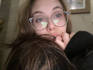 chatroom webcam photo EmilyLoven