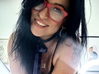 naked girl with webcam masturbating with dildo EmliySuaz