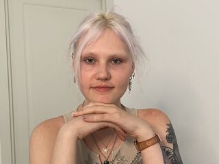 naked camgirl fingering pussy ErnaKietzer