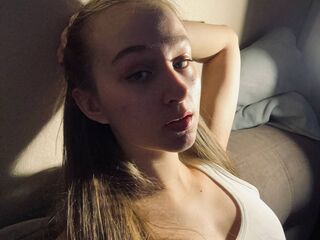 camwhore spreading pussy EunaSantamaria