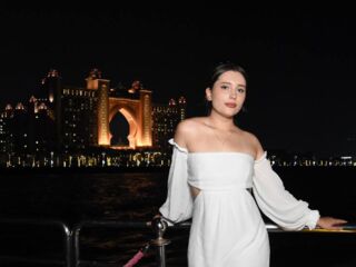 fingering cam slut FlowersLoveres