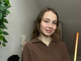 camgirl fingering bald pussy HenriettaGales