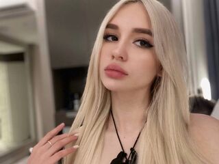 cam girl masturbating with sextoy HildaGeer