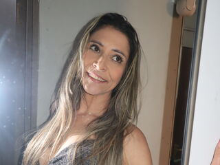 cam girl masturbating IrisMar
