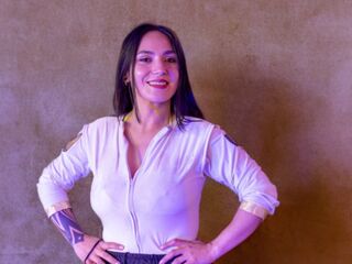 camwhore shaving pussy IsisMoreau