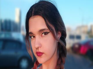 naughty cam girl fingering pussy IvelisseConsuelo