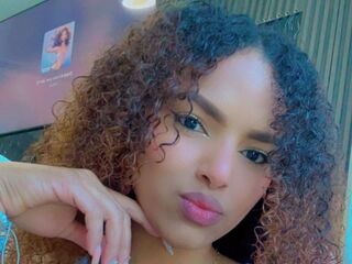 naughty camgirl masturbating with vibrator JadeSkinny