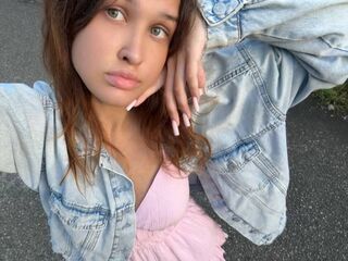 camslut showing tits JazminHalajian