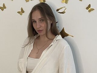 camgirl fingering pussy KandiceBishard