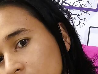 camslut spreading pussy KarolayLopez