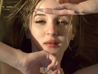 masturbating camgirl KianaWhite