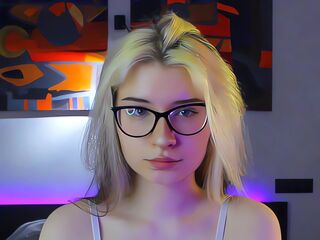 free webcam chatroom KiraSerene