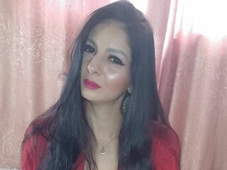 camslut showing tits KrissDesire