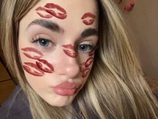 naked camgirl masturbating LatoyaMaccarino