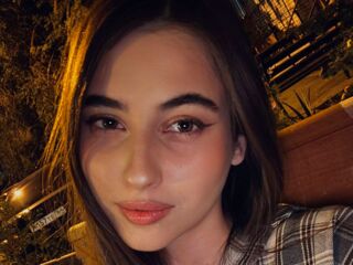 hot web cam show LeiaFrost