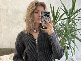 adultcam LeilaGreenhouse