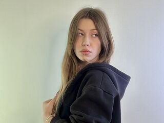 camwhore picture LeonilaKesling