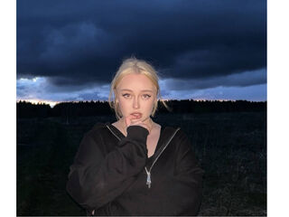 sexy webcamgirl picture LitaBloom