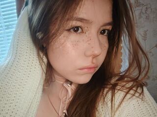 cam slut LouannMuench