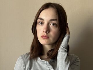 naughty camgirl masturbating with vibrator LouanneNading