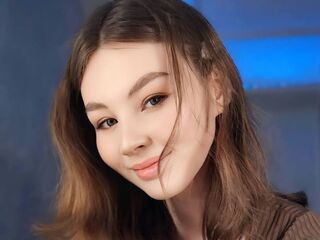 masturbating camgirl LuanneGfroerer