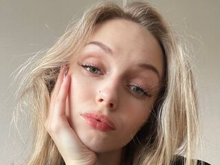 masturbating webcamgirl LuccetaRome