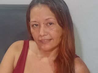nude webcamgirl pic Luzmari