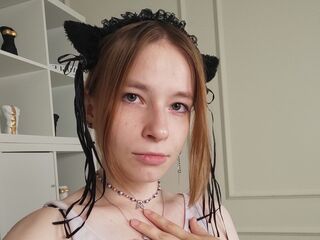 camgirl masturbating with sextoy LynetteHeart