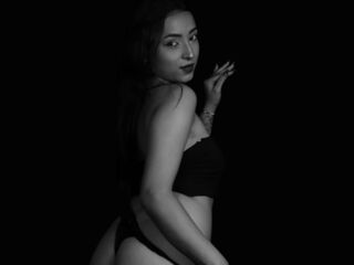 sexy cam girl MaraLewiski