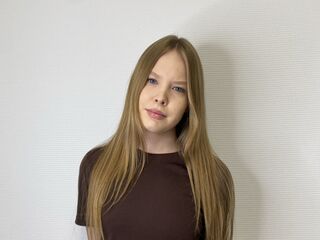 camwhore masturbating with sextoy MariSeason