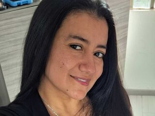 camslut spreading pussy MariaThomp