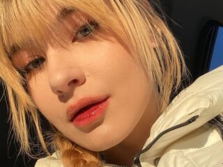 masturbating cam girl MarianaMeola