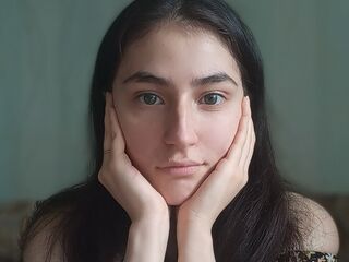 camwhore masturbating with dildo MaudEstey