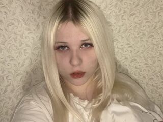 girl fingering bald pussy MelissaAlvina