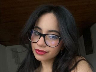 hot cam girl masturbating with vibrator MelodyeMarks