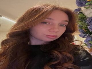 masturbating webcamgirl MiaIvory