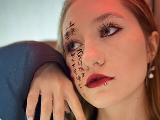 naked girl with cam fingering MistyColacone