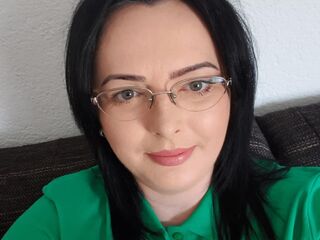 camgirl fingering shaved pussy Pansela