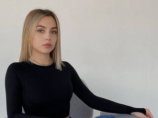 naughty camgirl masturbating with vibrator PonkaPalmer