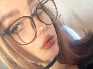 naked webcamgirl QuennaEmbry