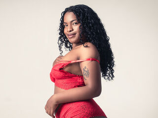 camgirl playing with dildo SashaFerrer