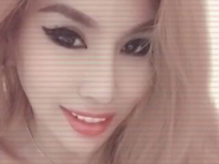 naked camgirl gallery SavannahAnderson